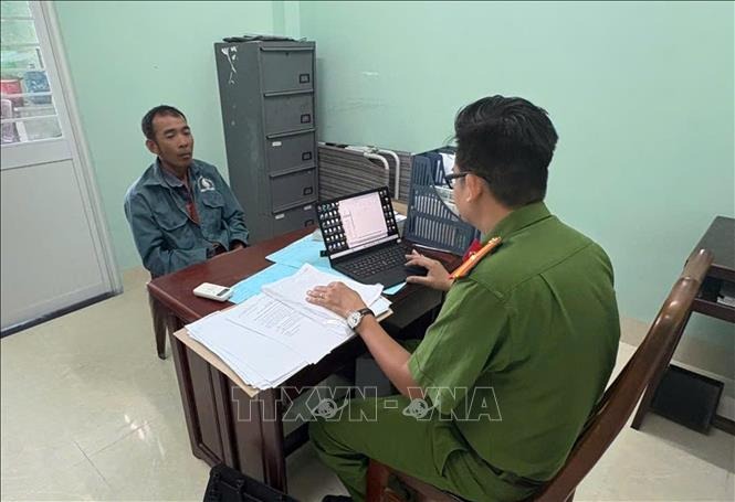 Hát karaoke quá giờ, người đàn ông bị hàng xóm dùng mã tấu chém