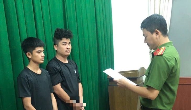 Dùng dao giải quyết mâu thuẫn ở quán karaoke, 1 người chết, 1 người bị thương