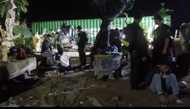 Chiếm giữ trái phép khu đất hơn 1.000m2, xây nhà chòi, có hầm trú làm tụ điểm… phê ma túy