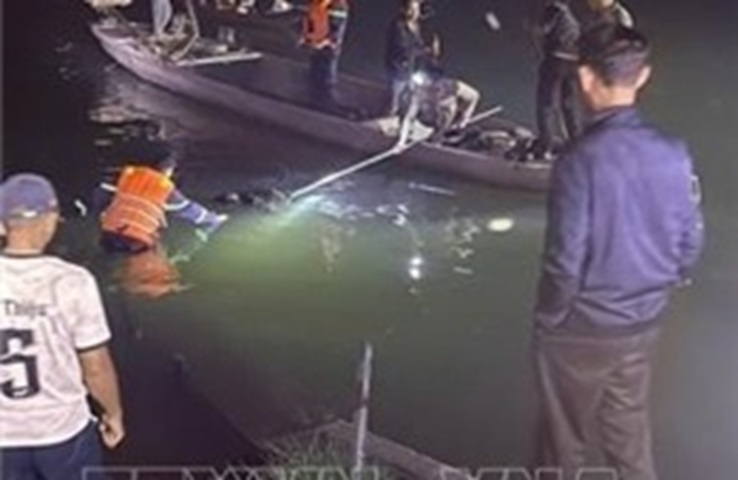 H/ọ/c si/n/h lớp 9 t/ử v/o/n/g do đ/u/ố/i n/ư/ớ/c khi đi qua đập tràn