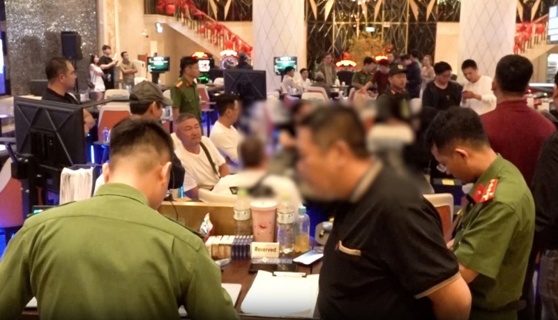 Phát hiện nhiều người nước ngoài đánh bạc trong khách sạn Sheraton Nha Trang