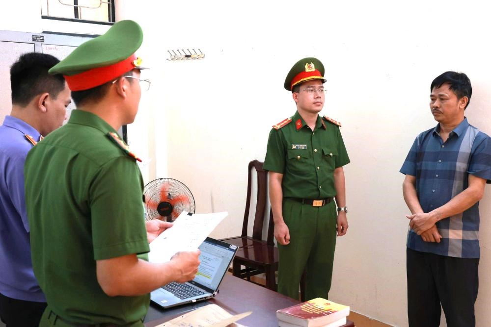 Bắt người đàn ông mua lợn dịch, cấp đông rồi bán ra thị trường