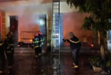 7 người mắc kẹt trong ngôi nhà cháy, một người tử vong