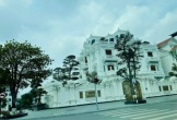 Hai tòa lâu đài nguy nga, có cả sân đỗ trực thăng trên mái của đại gia Việt trước khi vướng tù tội