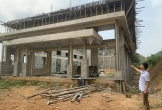 Xây nhà đa năng trường học ở Hà Tĩnh: Công trình dở dang, nhà thầu chưa chịu thi công