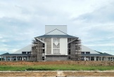 Trung tâm văn hóa huyện “xây mãi không xong”