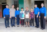 Trung ương Đoàn thăm, hỗ trợ 1,2 tỷ đồng đến bà con vùng bão lũ ở Hà Tĩnh