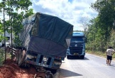 Xe container mất lái gây tai nạn, 7 người thương vong