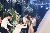 Chàng trai cầu hôn nhầm người trong đám cưới và cái kết