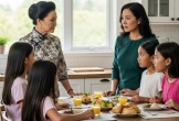 Mẹ chồng muốn tôi chấp nhận cho chồng ra ngoài “kiếm con trai”