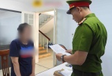 Bắt một phụ nữ U50