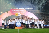 Bùng nổ cảm xúc khoảnh khắc CLB Nam Định nâng cúp vô địch V-League 2024/2025