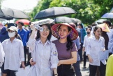 Phụ huynh và thí sinh ở Hà Tĩnh vỡ oà sau môn thi Ngữ văn