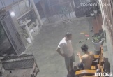 Người đàn ông bị 2 kẻ lạ mặt xông vào nhà h.à.n.h h.u.n.g trong đêm