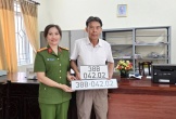 Người dân Hà Tĩnh phấn khởi đăng ký xe tại Công an xã