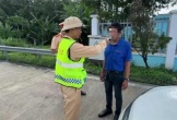 Nồng độ cồn kịch khung, tài xế vẫn điều khiển xe chở 45 khách trên cao tốc
