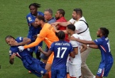 SỐC: Thước phim HLV Enrique tát vào mặt tiền đạo Chelsea sau khi PSG thua thảm