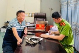 Người dân ở Hà Tĩnh chủ động giao nộp khẩu súng K54