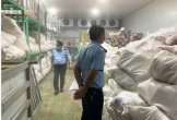 Bắt xe tải chở hơn 35 tấn đường không rõ nguồn gốc