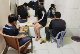 Ập vào phòng trọ, công an bắt quả tang 11 nam nữ đang làm chuyện sai trái