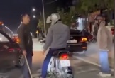 Hà Tĩnh: Công an vào cuộc xác minh vụ tài xế ô tô cầm gậy đe dọa người đi xe máy