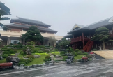 Biệt phủ rộng như công viên của trưởng thôn trẻ nhất Việt Nam: Phải đi xe điện mới tham quan hết, riêng cây cảnh giá hàng chục tỷ