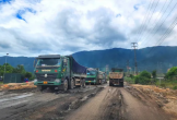 Nhiều tuyến đường ở Hà Tĩnh bị cày nát